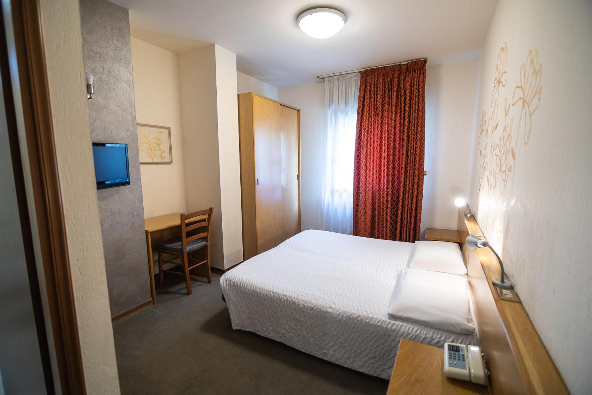 Rendez Vous Hotel 3*
