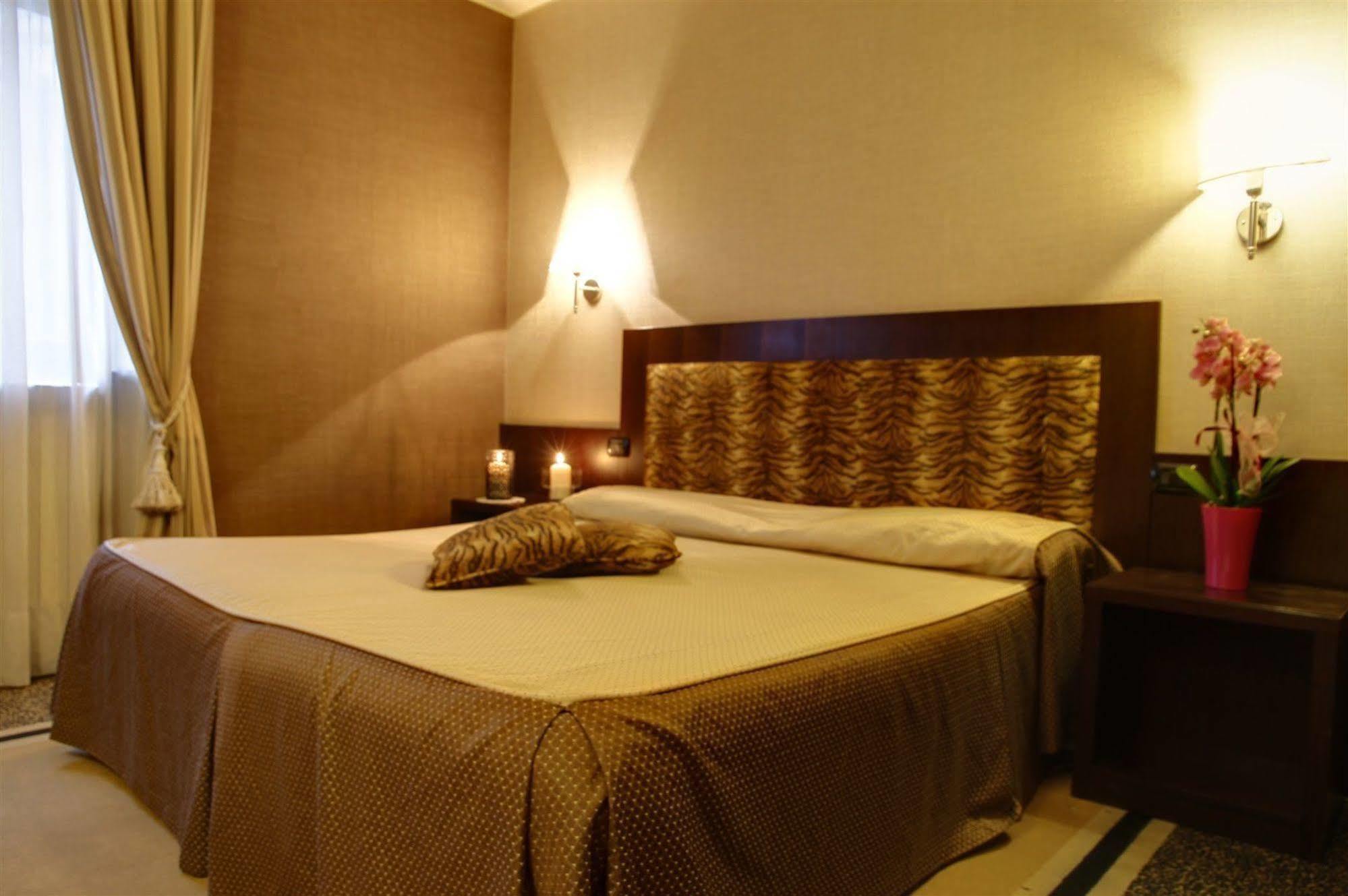 Hotel Rendez Vous